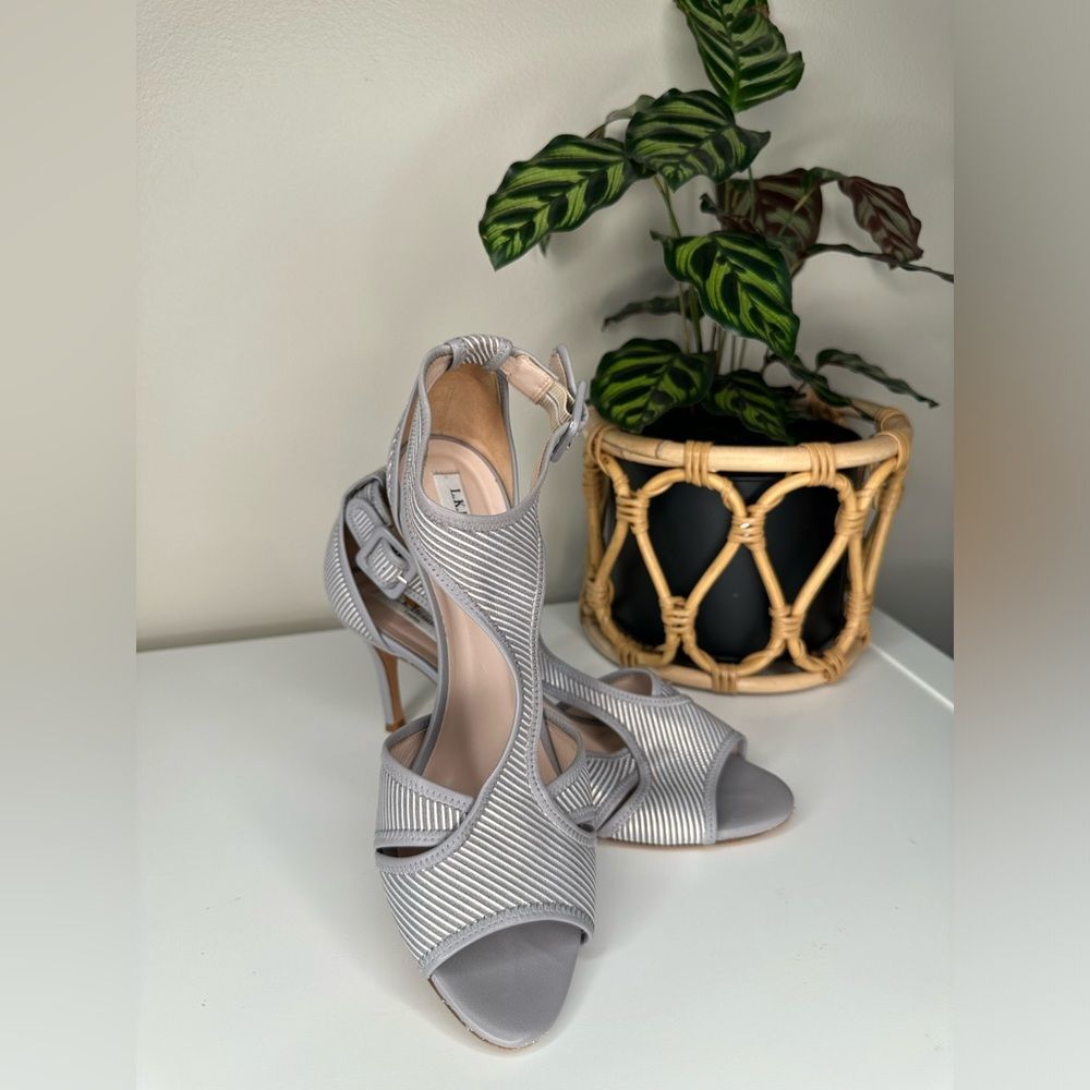 K. Bennett London Gray White Striped Christina Pumps Made in Italy, Size 9.5/40 - Picture 2 of 14